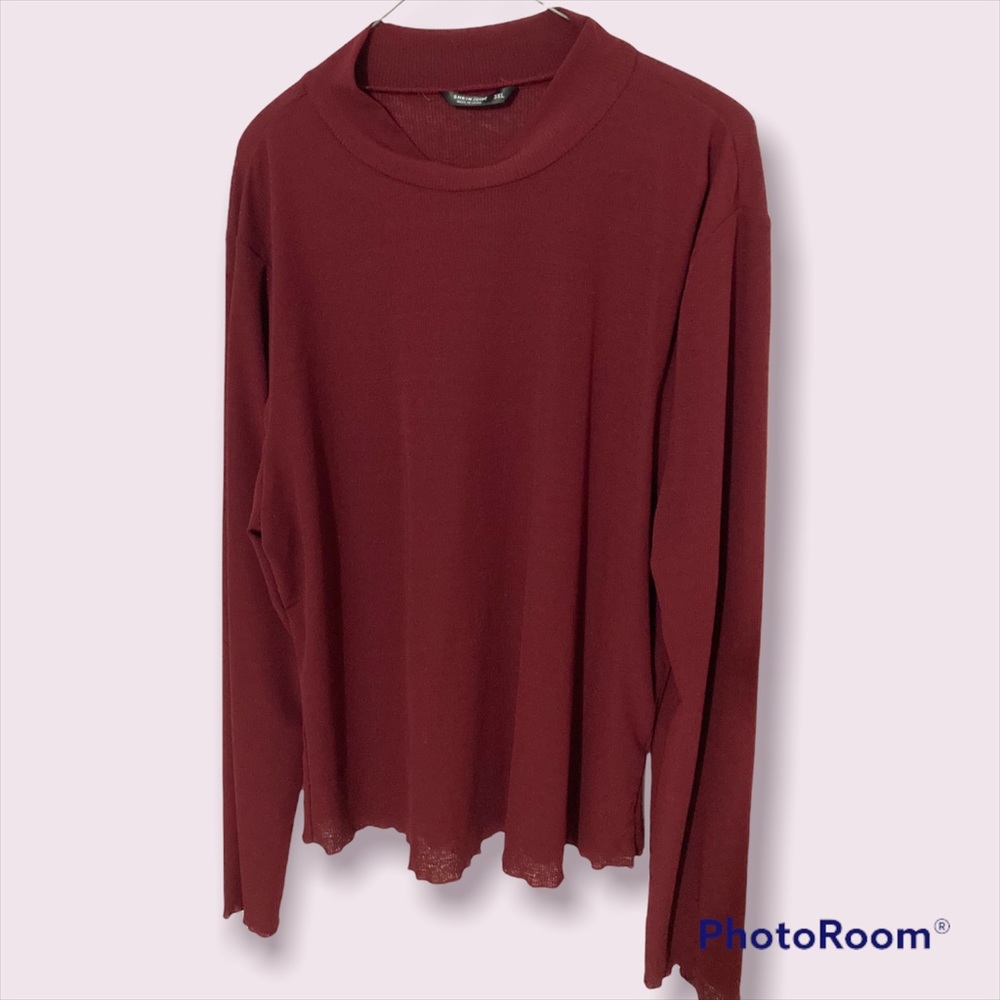 Womens long sleeve light sweater. This is brand new without tags